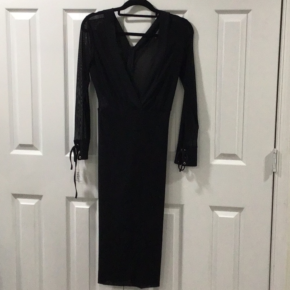 Black Sheath V-Neck Long Sleeve Cocktail Dress